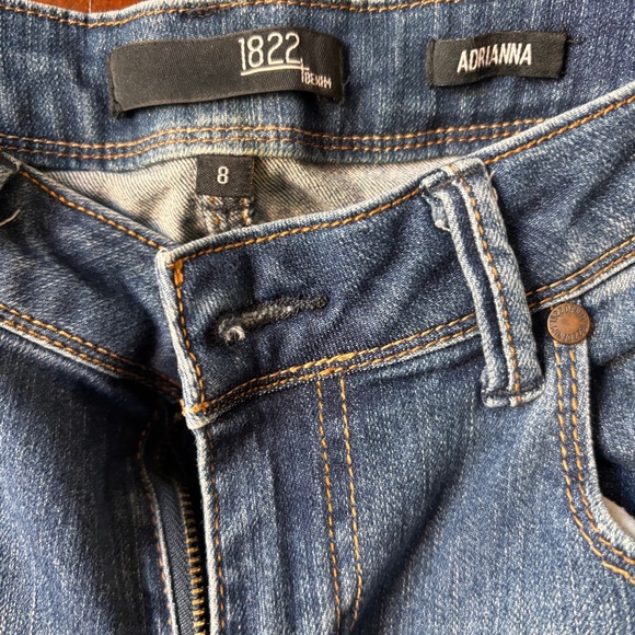 1822 Adrianna Skinny Jeans - Picture 1 of 3